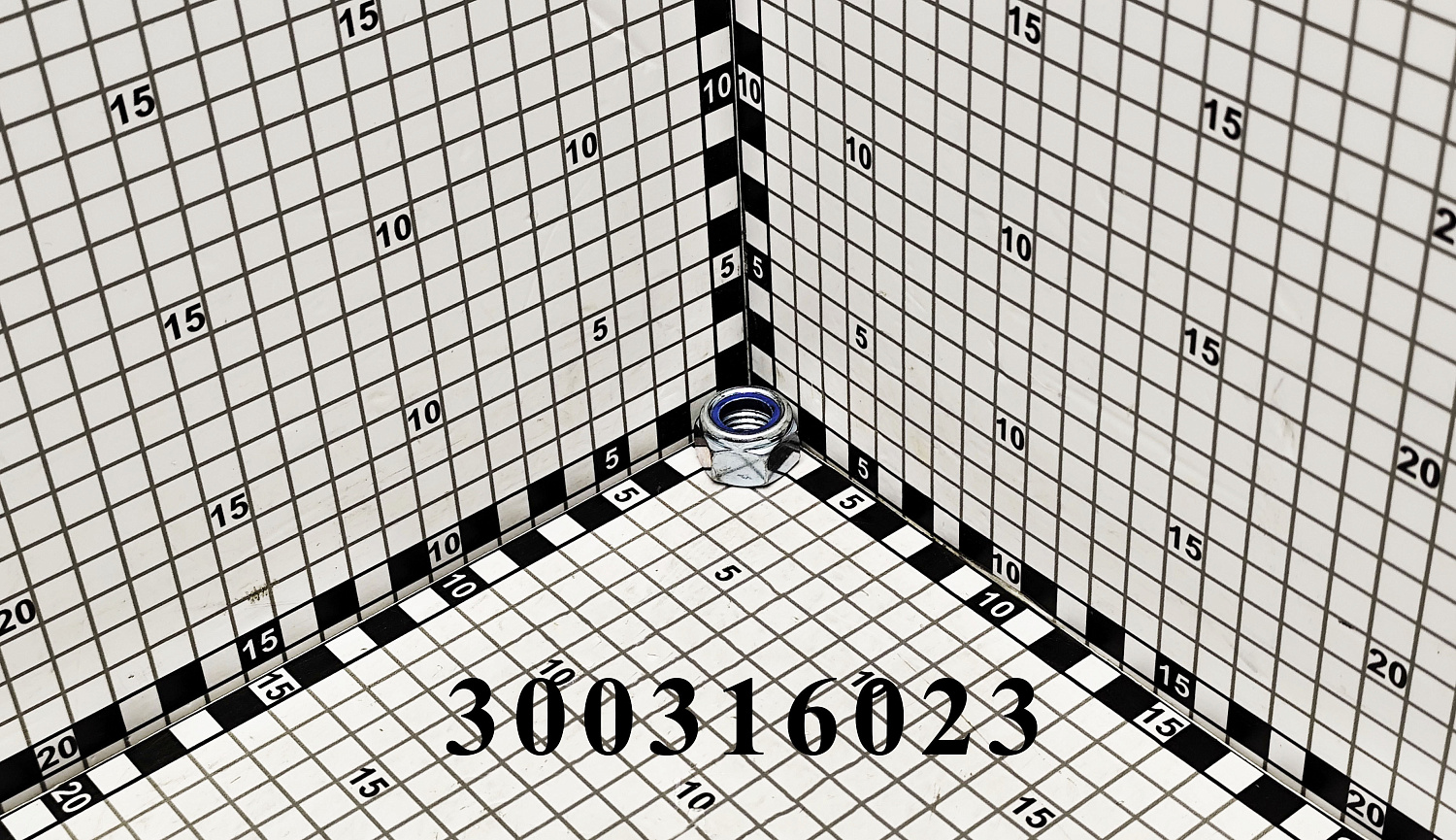 Гайка 300316023 CNHi