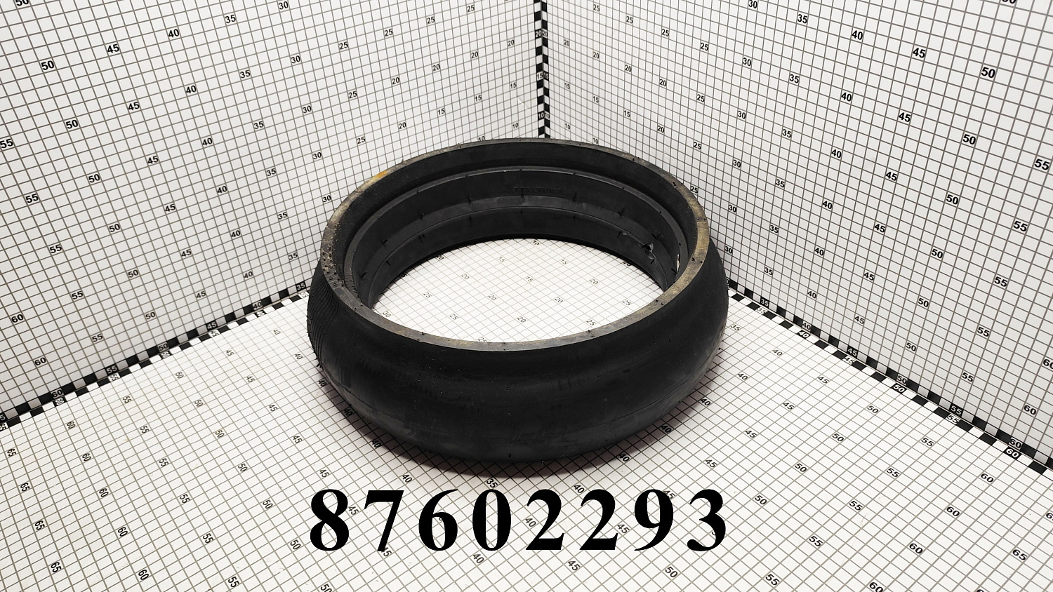 Бандаж 87602293 CNHi