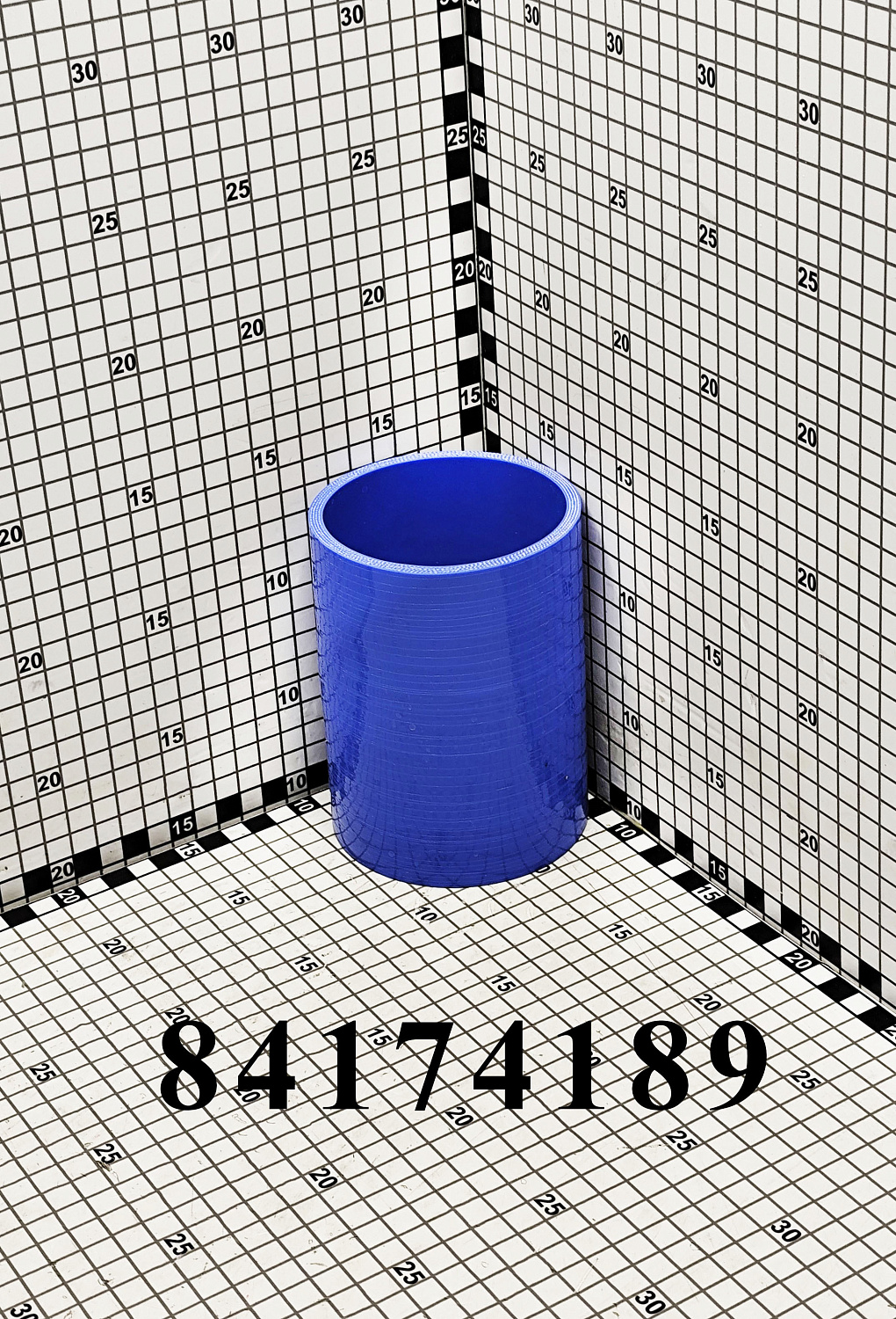 Патрубок 84174189 CNHi