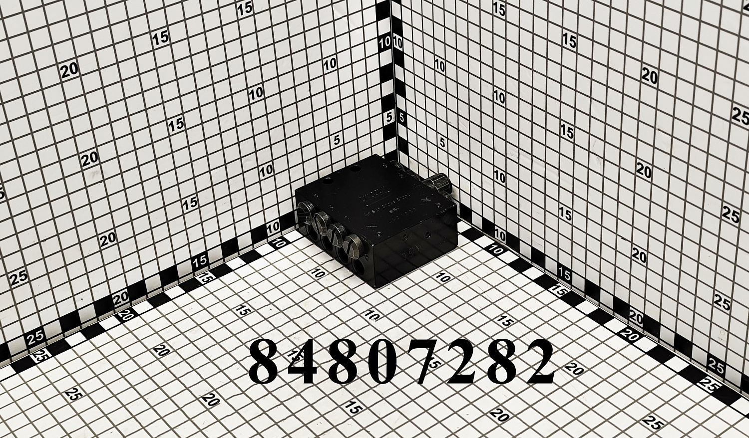 Коллектор 84807282 CNHi