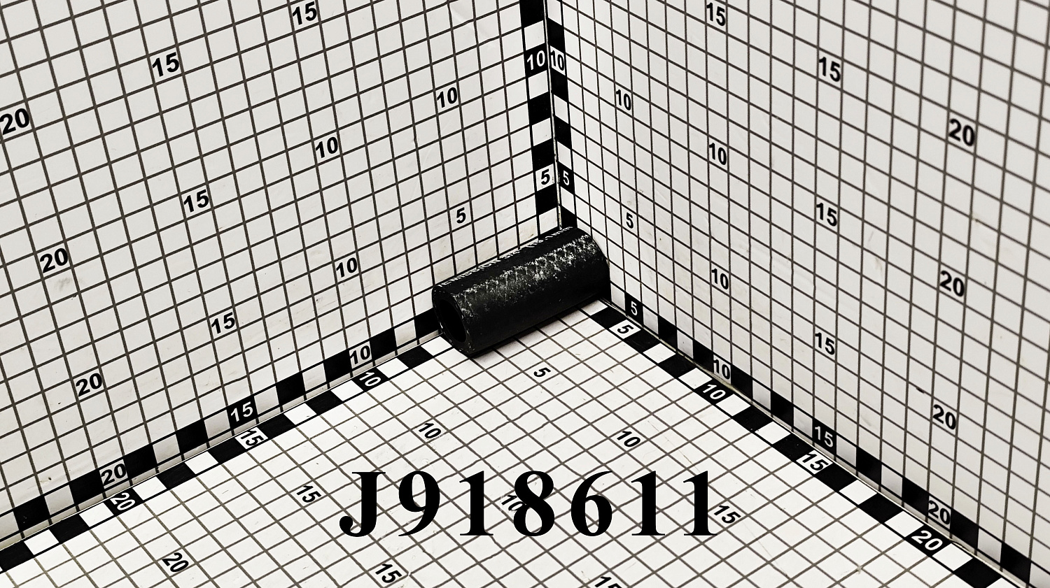 Патрубок J918611 CNHi