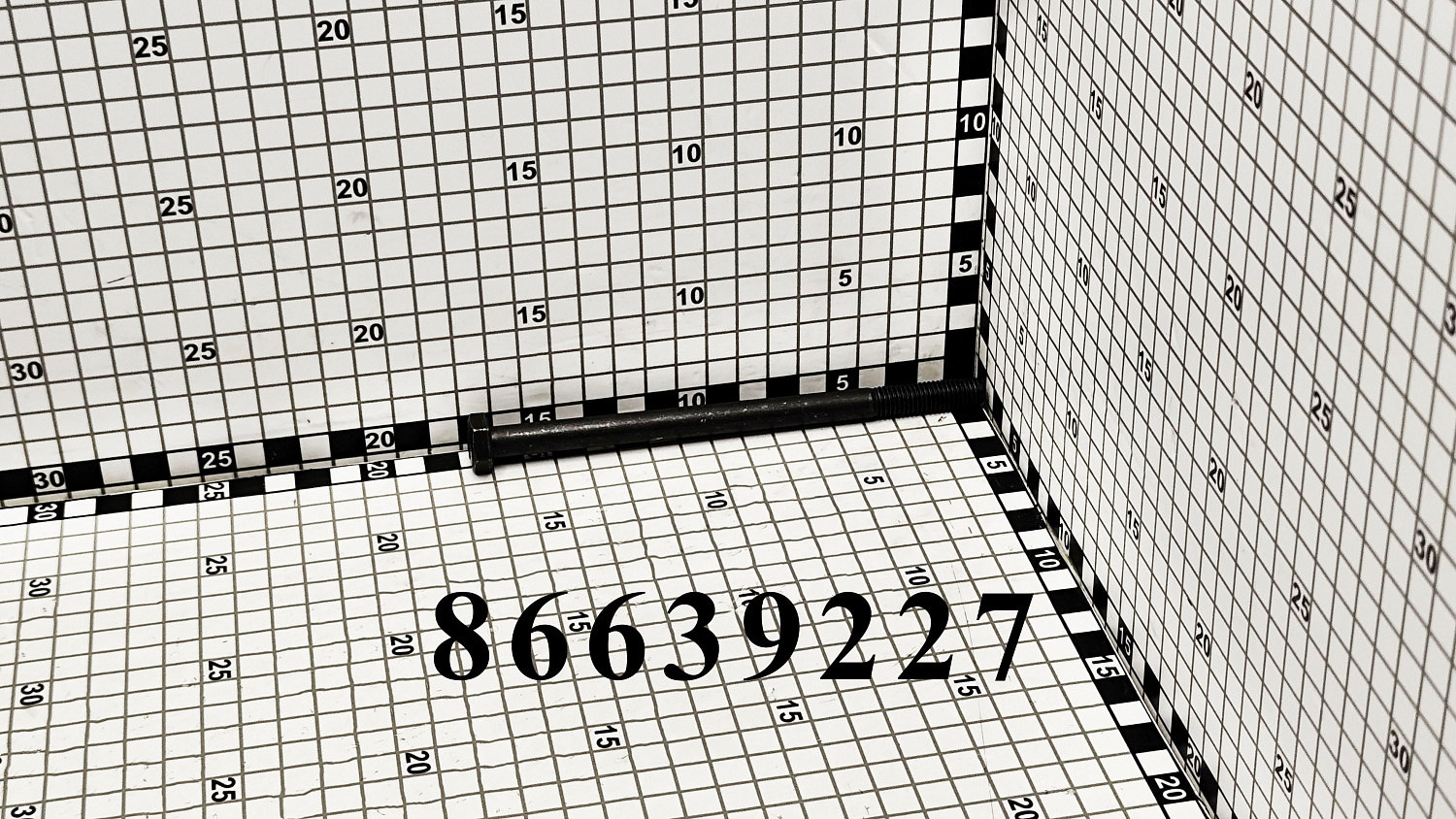 Болт 86639227 CNHi