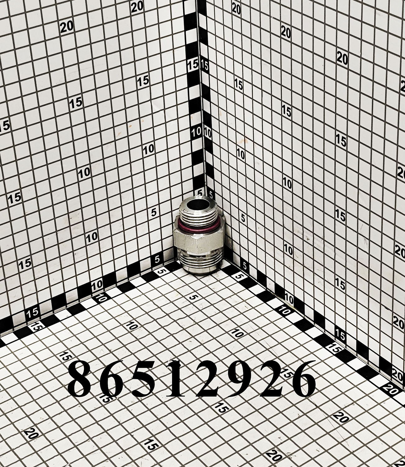Штуцер 86512926 CNHi