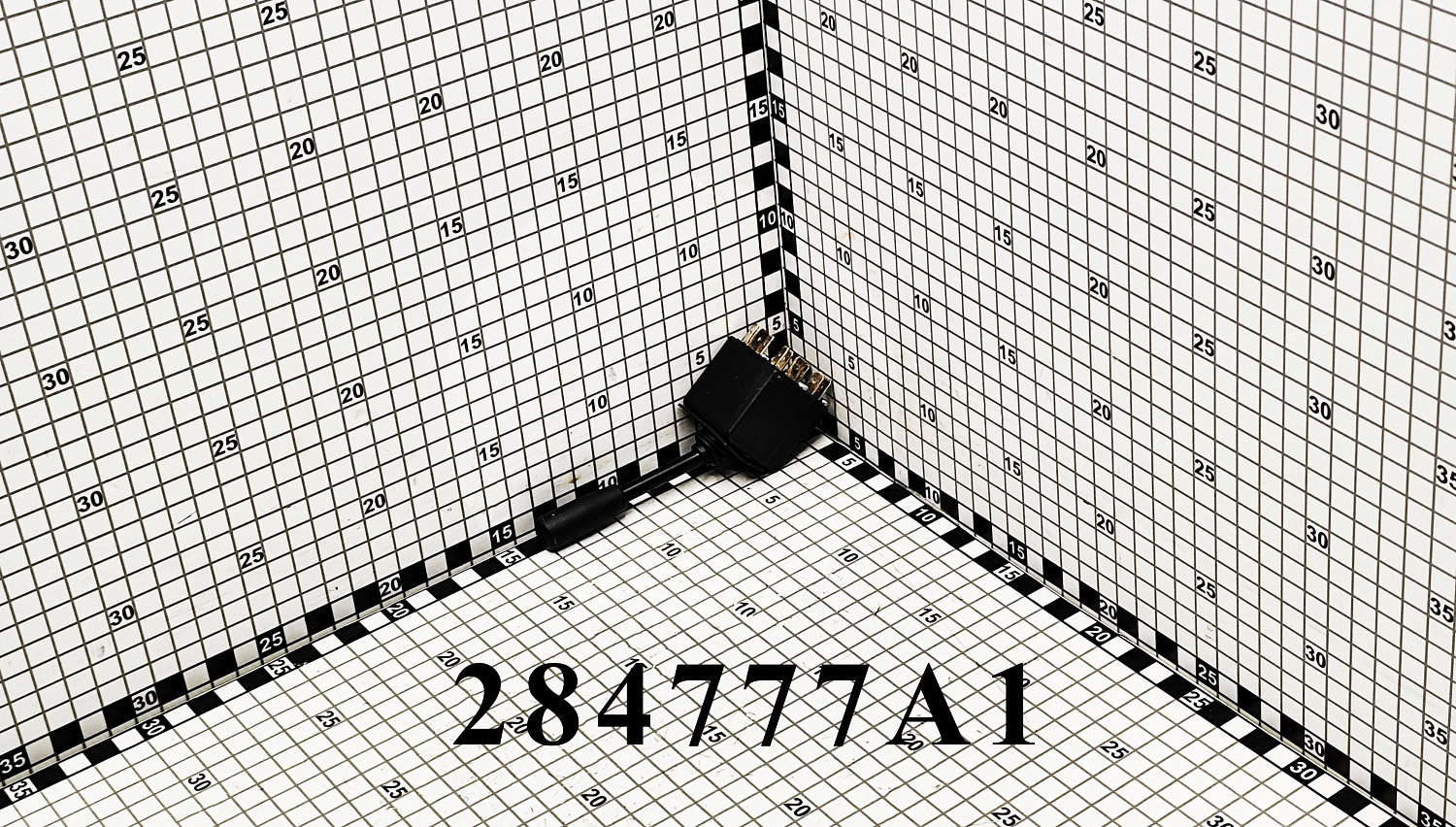 Выключатель 284777A1 CNHi