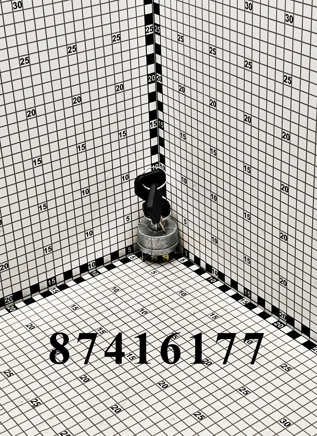 Замок зажигания 87416177 CNHi