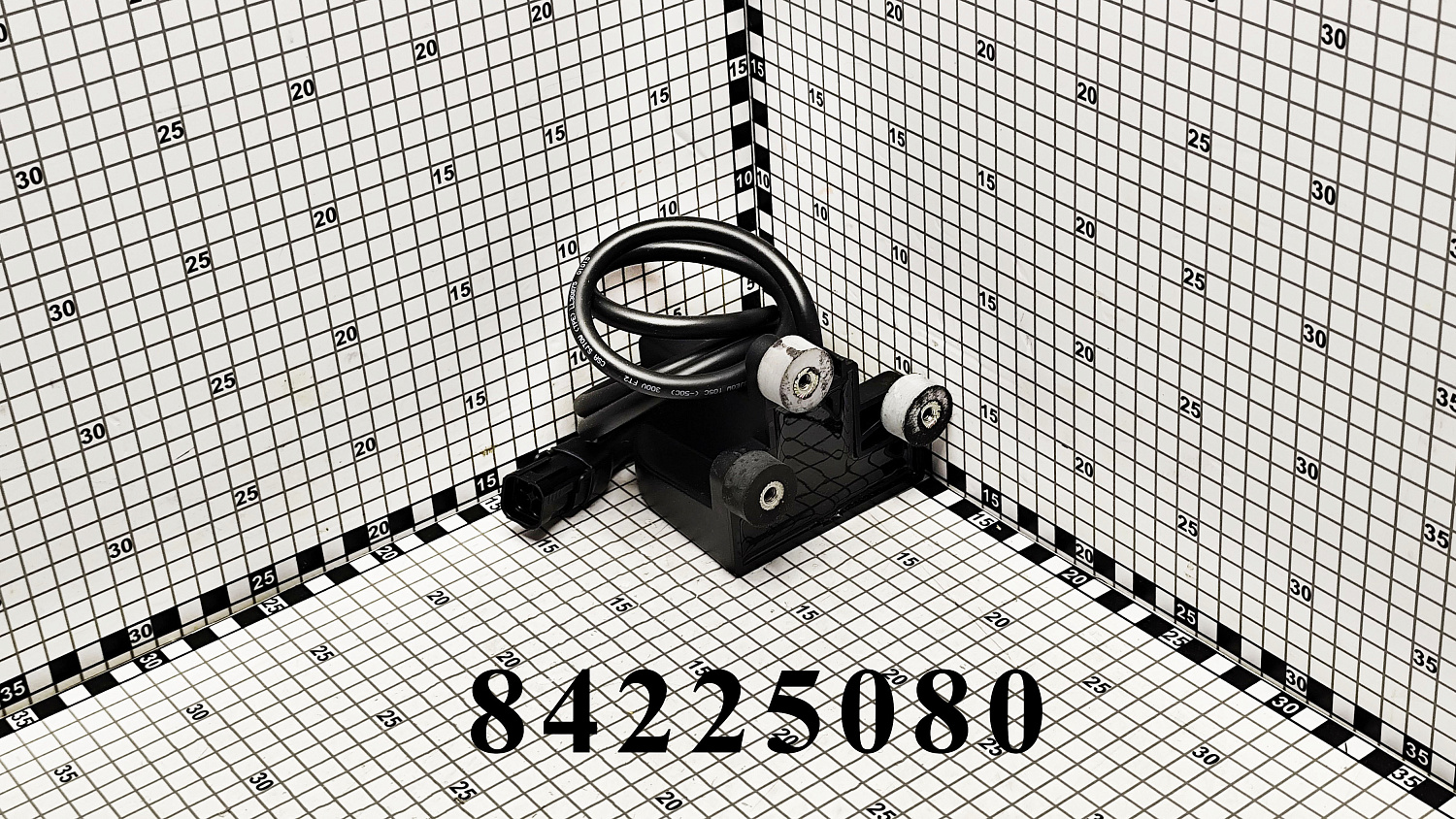 Датчик скорости 84225080 CNHi