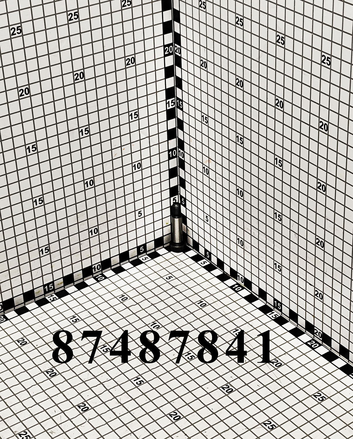 Винт 87487841 CNHi