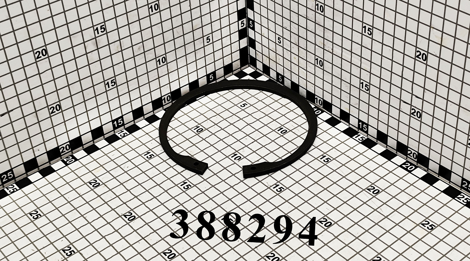 Кольцо стопорное 388294 CNHi