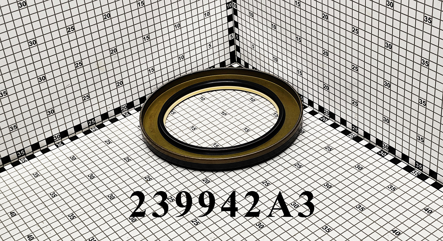 Сальник бортового редуктора 239942A3 CNHi