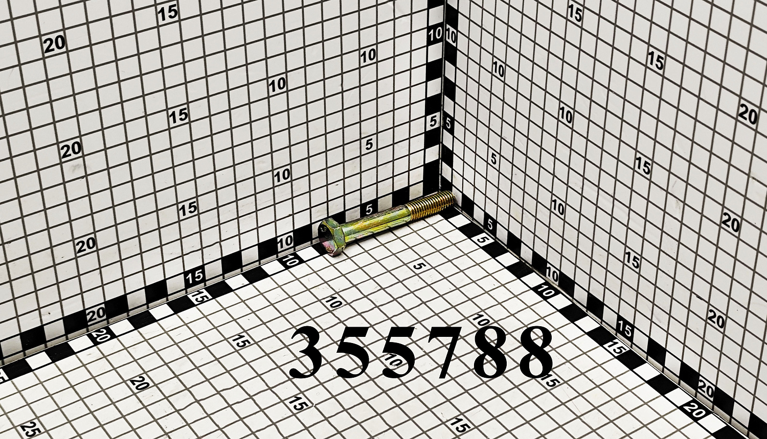 Болт 87015537 (355788) CNHi