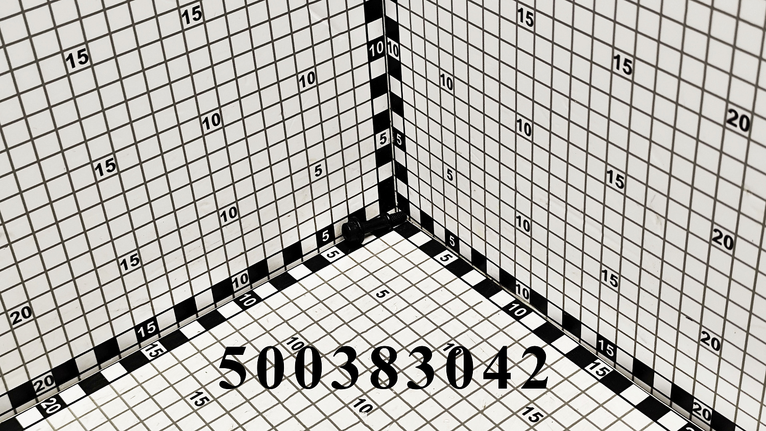 Болт 500383042 CNHi
