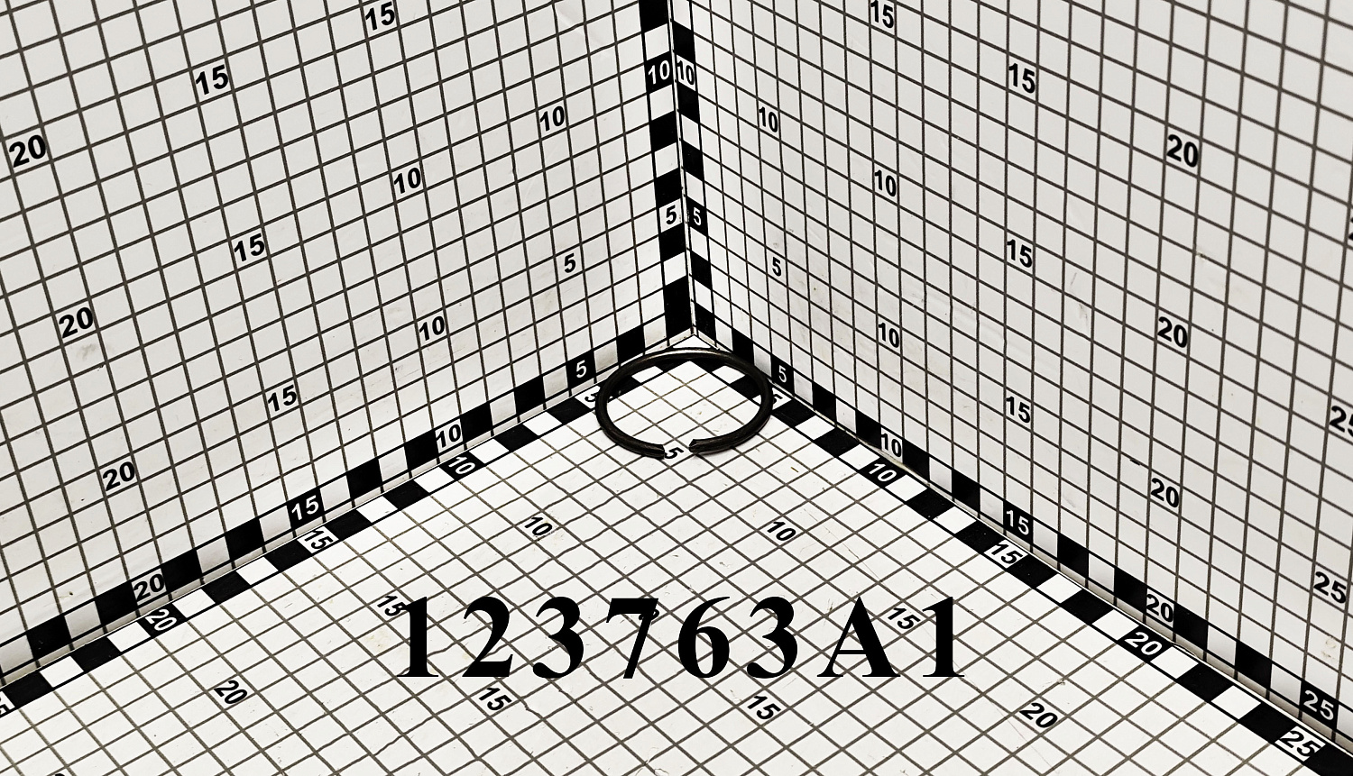 Кольцо стопорное 123763A1 CNHi