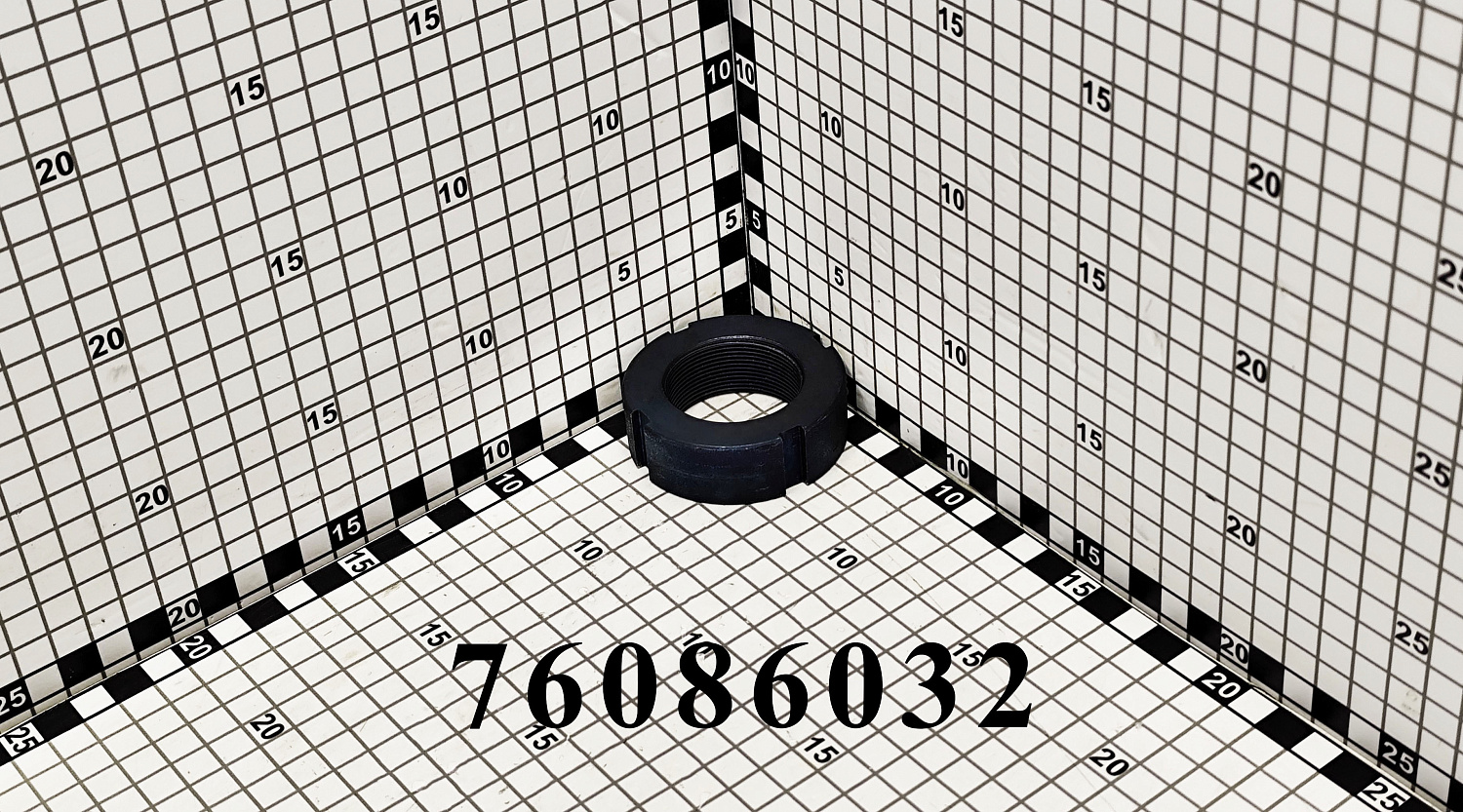 Гайка 76086032 CNHi