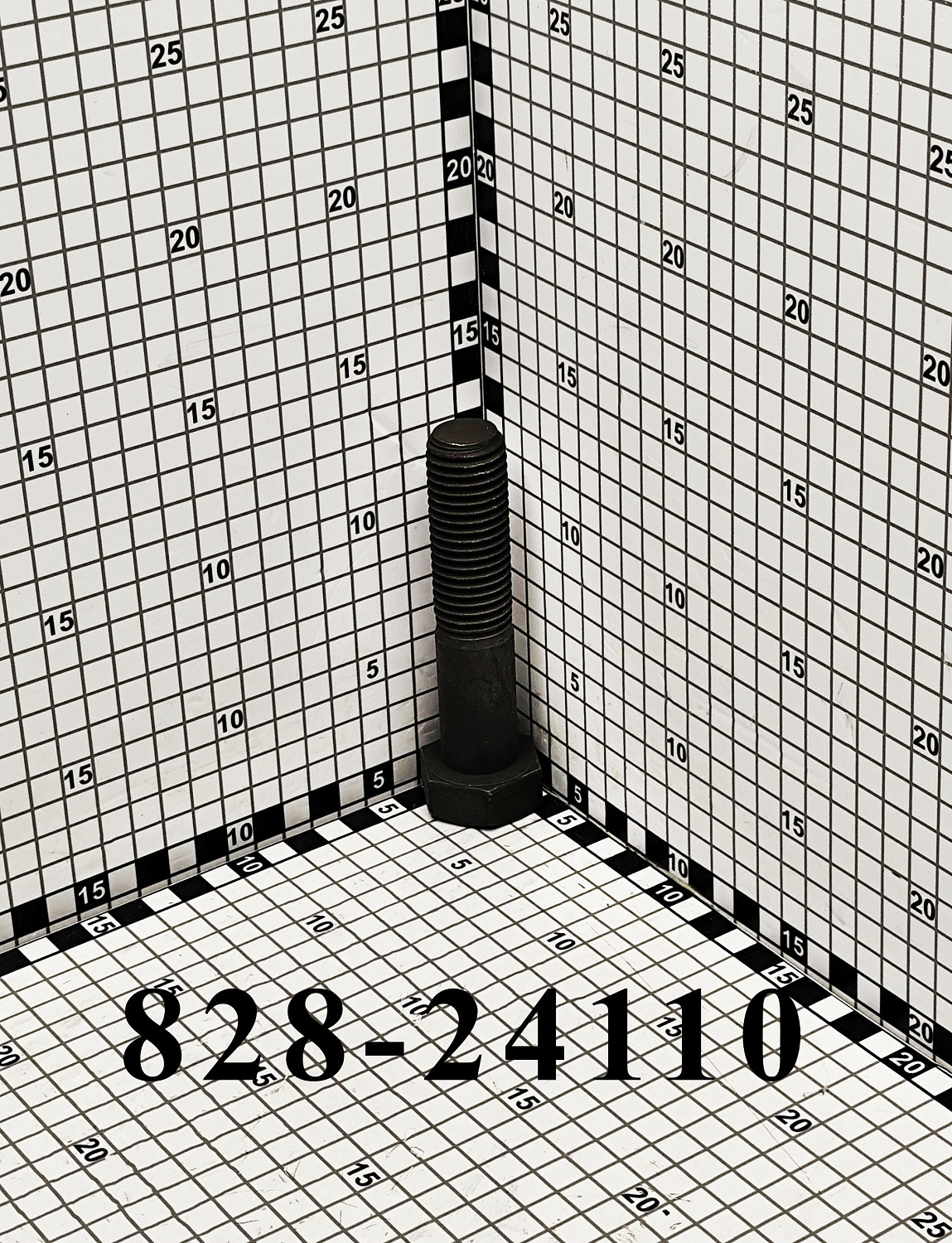 Болт 828-24110 CNHi