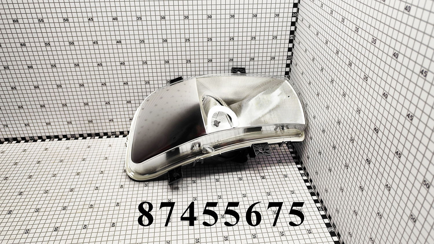 Фара правая 87455675 CNHi
