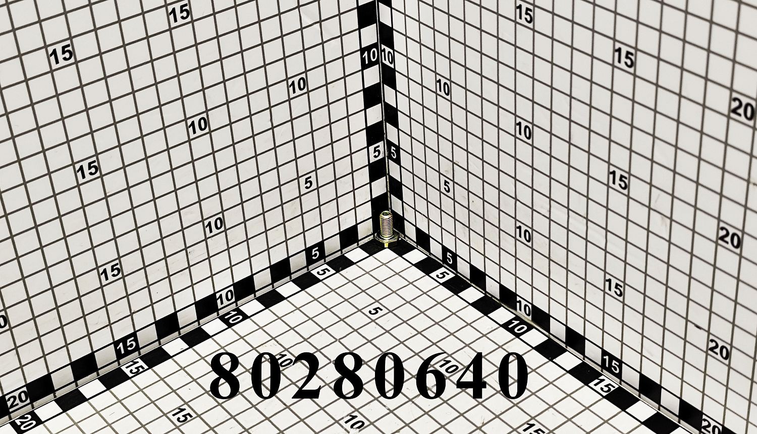 Болт 80280640 CNHi